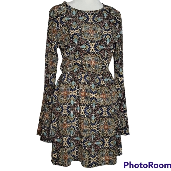One Clothing Bell Sleeve Kaleidoscope fit&Flare Mini Abstract Print Dress NWT Sm - Picture 1 of 11